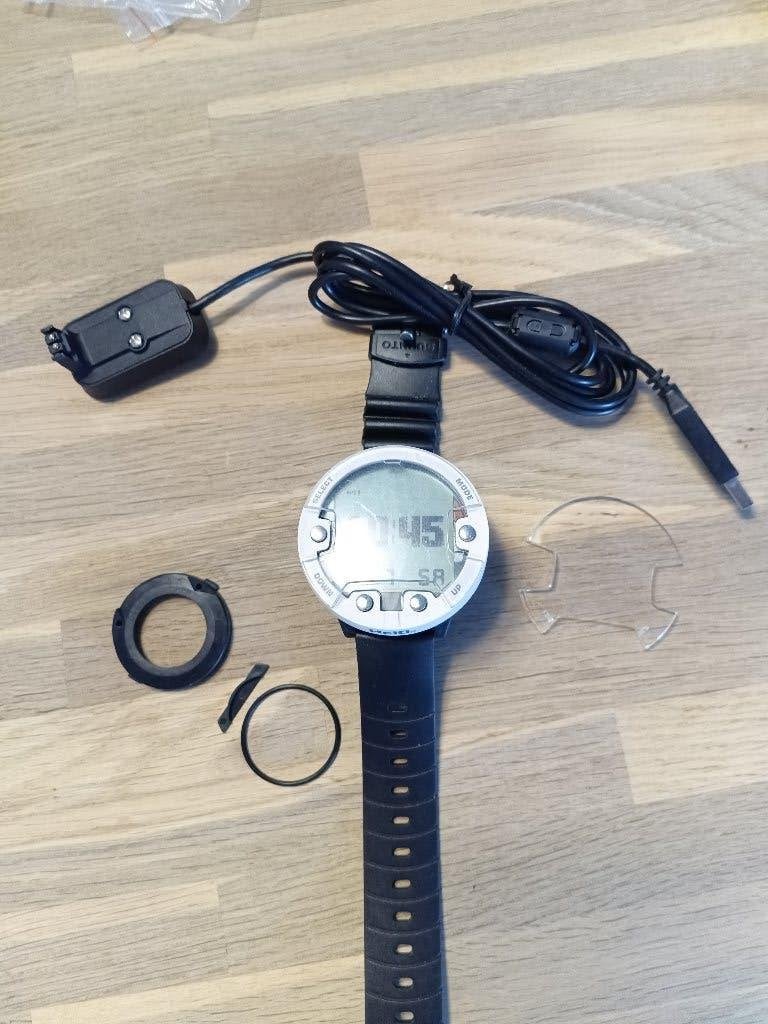Suunto HelO2 Duikcomputer met kabel, Watersport en Boten, Ophalen of Verzenden, Gebruikt, Duikcomputer