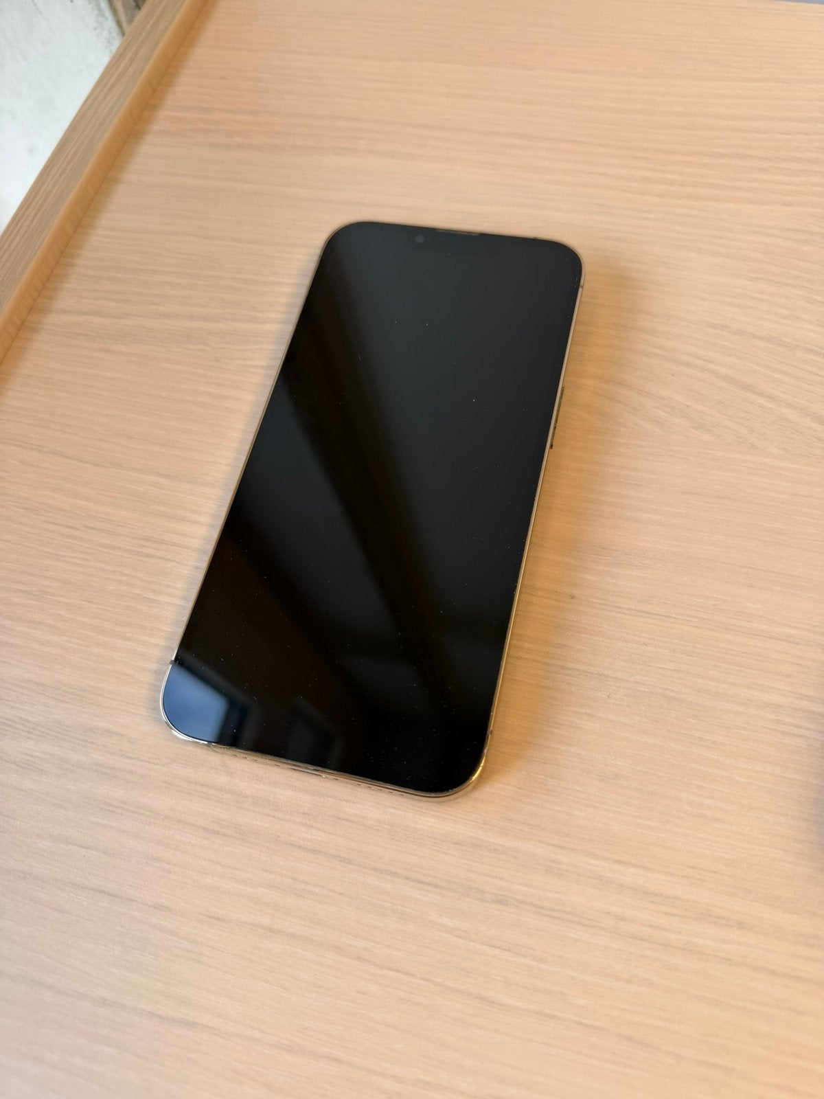 Iphone 13Pro - defect oplaadstation, Ophalen of Verzenden, Gebruikt, Goud, 128 GB