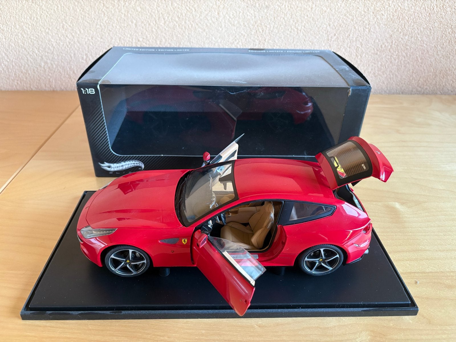 Hot Wheels Elite Ferrari FF 1/18, Hobby en Vrije tijd, Verzenden, Zo goed als nieuw, Auto, Hot Wheels