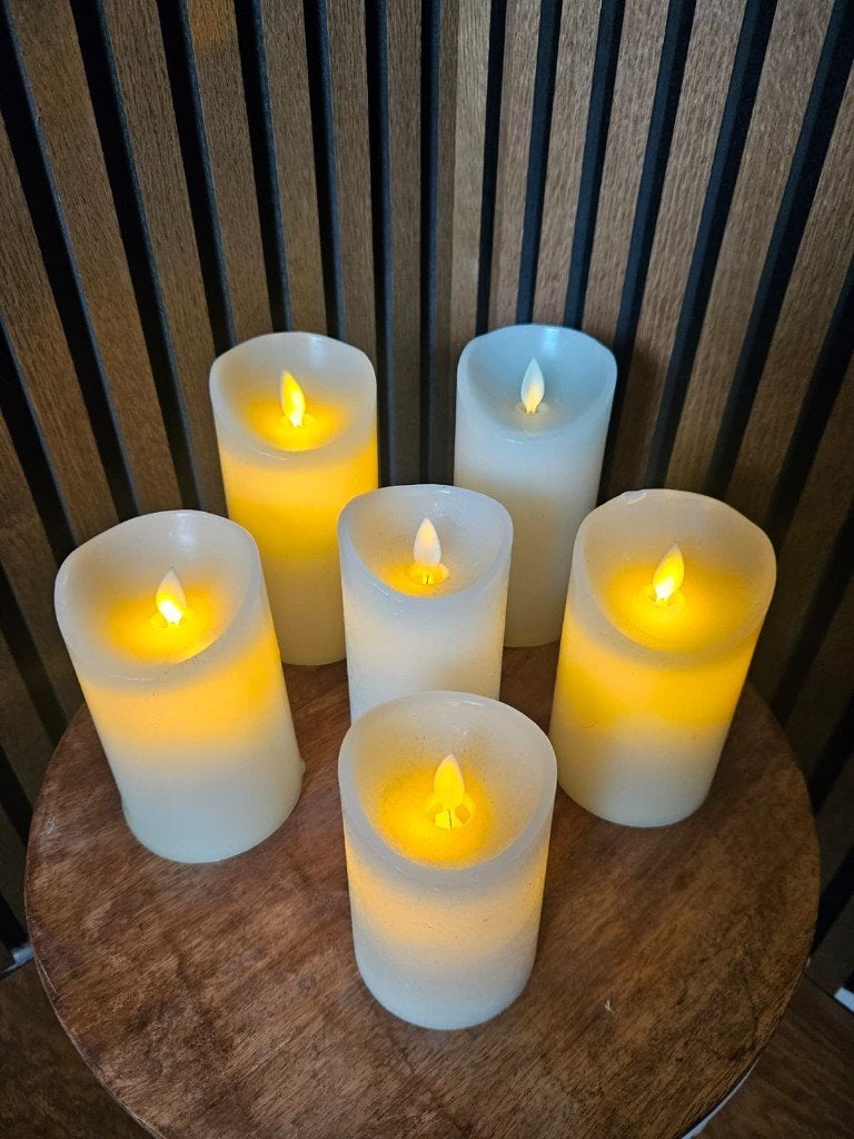Set van 6 LED kaarsen van echte wax/kaarsvet, Huis en Inrichting, Gebruikt, Was, Ophalen of Verzenden, Crème