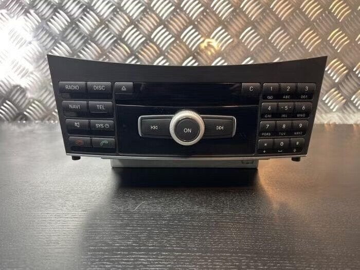 Radio van een Mercedes E-Klasse, Ophalen of Verzenden