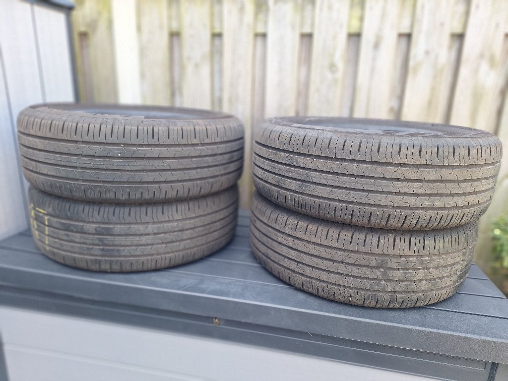 autobanden 4 stuks Continental Ecocontact 6 215/55 R17 V, Ophalen, Gebruikt