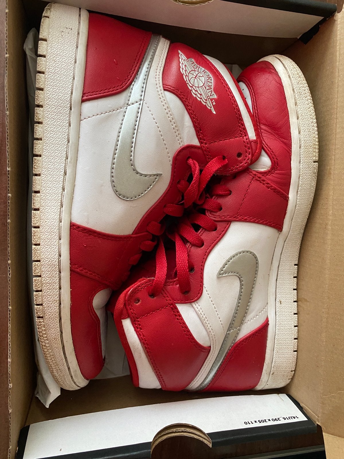 Nike Air Jordan 1 Retro High Silver Medal - Maat 40, Kleding | Dames, Ophalen of Verzenden, Gedragen, Rood, Sneakers of Gympen