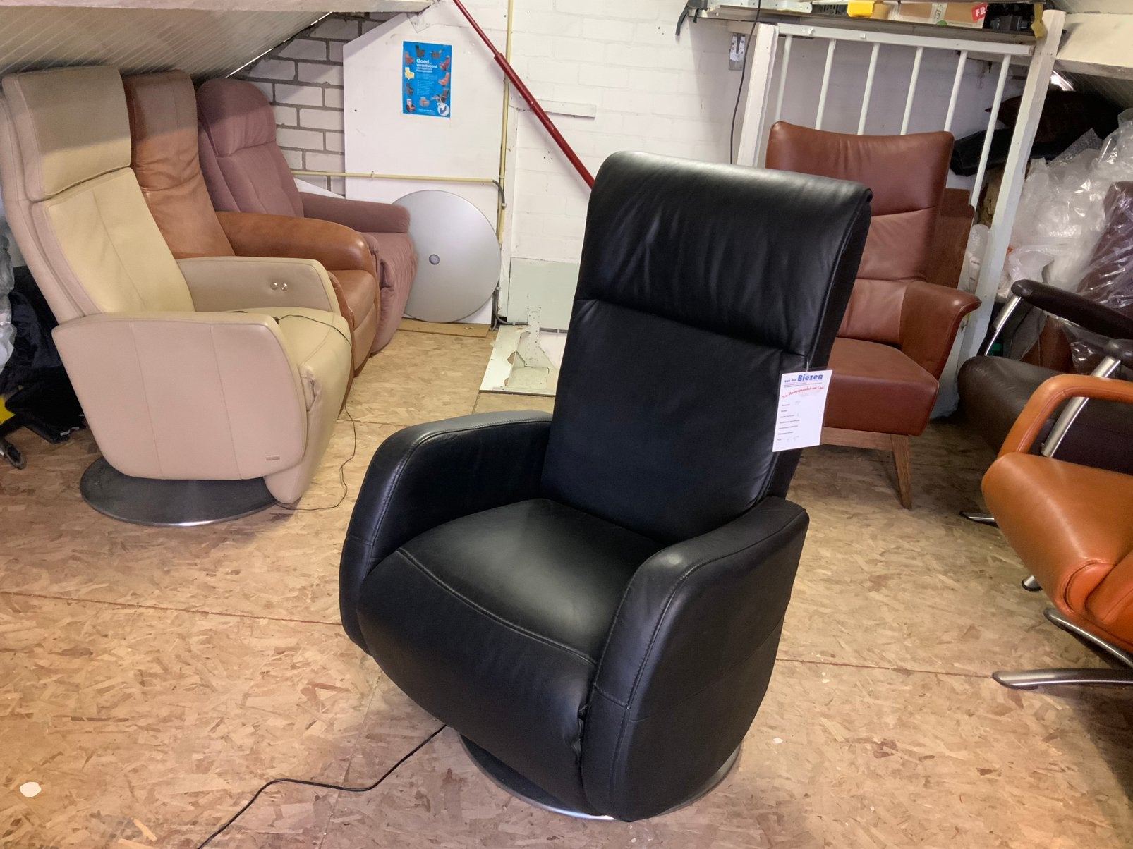 Relaxfauteuil op draaivoet 2 motoren, Ophalen of Verzenden, Zo goed als nieuw, Minder dan 75 cm, 50 tot 75 cm