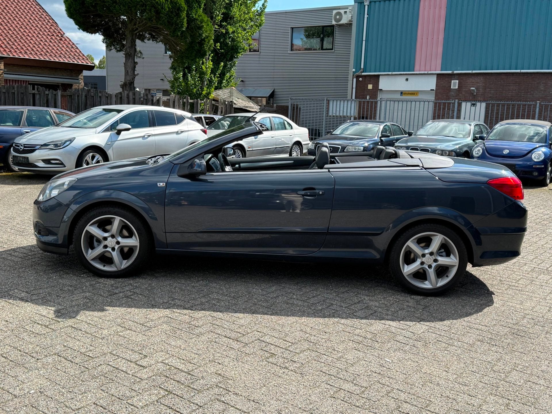 Opel Astra TwinTop 1.8 Enjoy LEER/NAVI GOED ONDERHOUDEN, Gebruikt, 4 cilinders, Cabriolet, 1796 cc