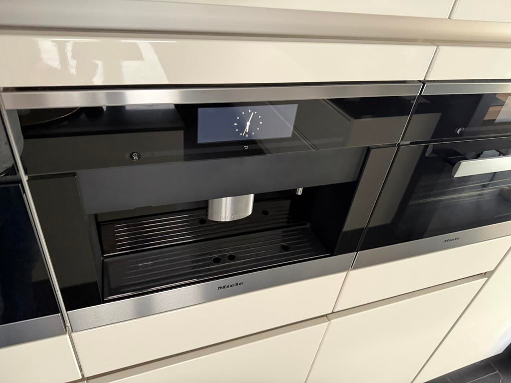 Miele CVA6800 Inbouw Koffiemachine - Zo goed als nieuw, Ophalen, Afneembaar waterreservoir, Espresso apparaat, 10 kopjes of meer