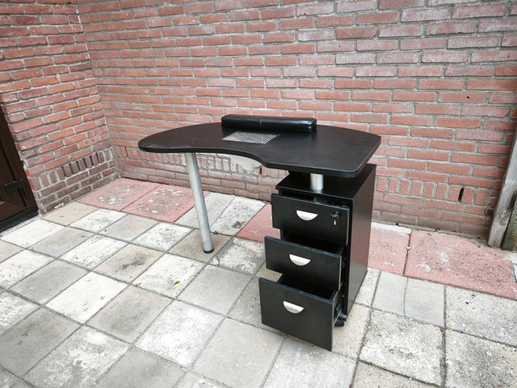 Zwart manicure tafel met lades en afzuiging., Ophalen, Gebruikt, Met lades, Spaanplaat of MDF