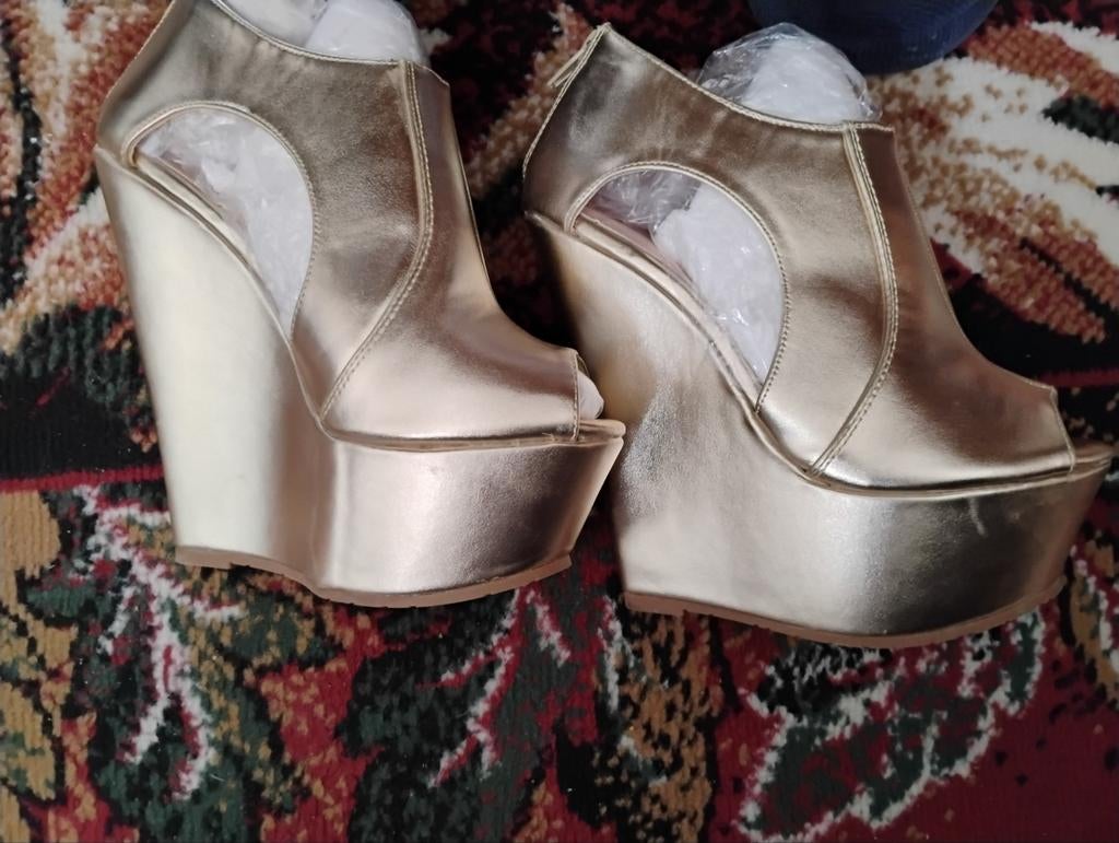 Goudkleurige damesschoenen, maat 36, Kleding | Dames, Ophalen of Verzenden, Overige kleuren, Schoenen