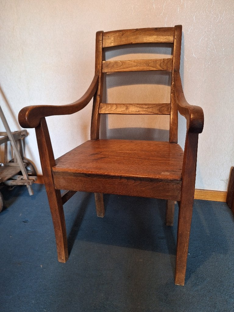 oude houten opastoel, begin 1900, Ophalen