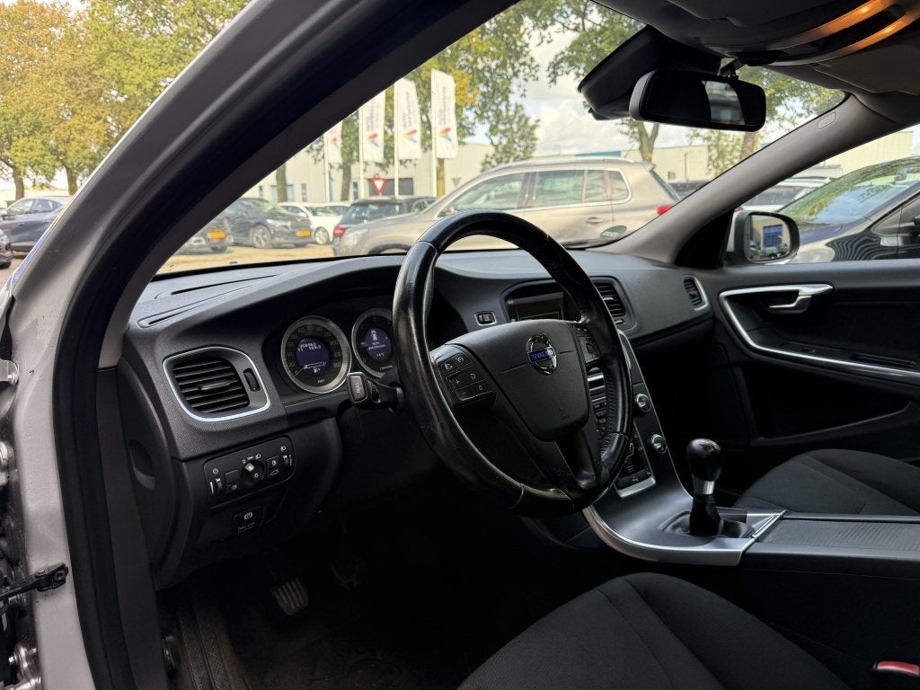 Volvo V60 2.4 D5 Summum, Voorwielaandrijving, Euro 5, Gebruikt, 1514 kg