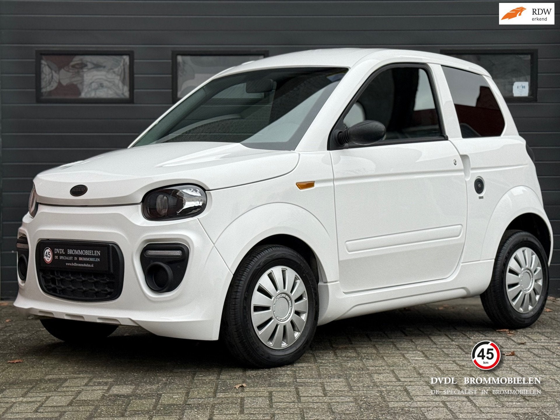 Microcar M.GO 6 Plus Brommobiel 2021 1e eig 17dkm NIEUWSTAAT, DVDL Brommobielen, Staarten 32
5281PL  Boxtel, NL, Info@dvdlbrommobielen.nl
