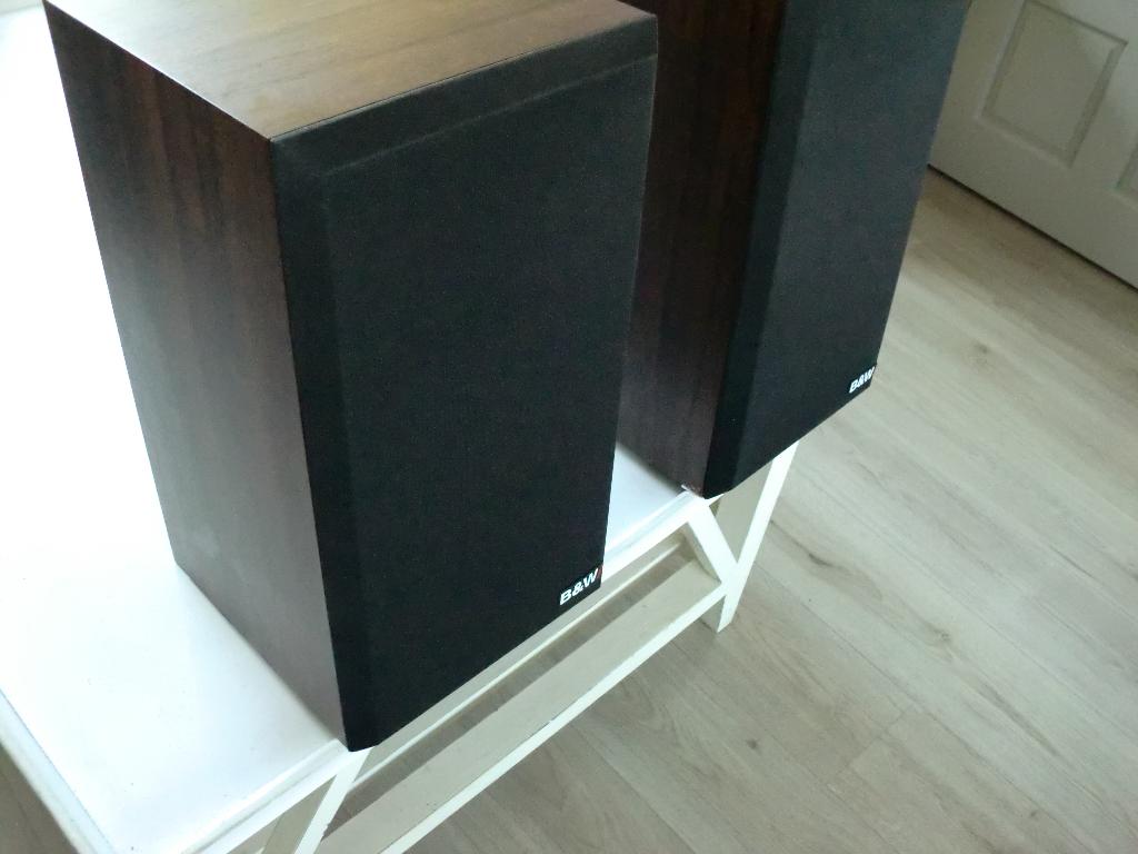 B&W DM110i s1 walnut onderhoud gehad ,Te beluisteren., Refurbished, Ophalen of Verzenden, 60 tot 120 watt, Bowers & Wilkins (B&W)