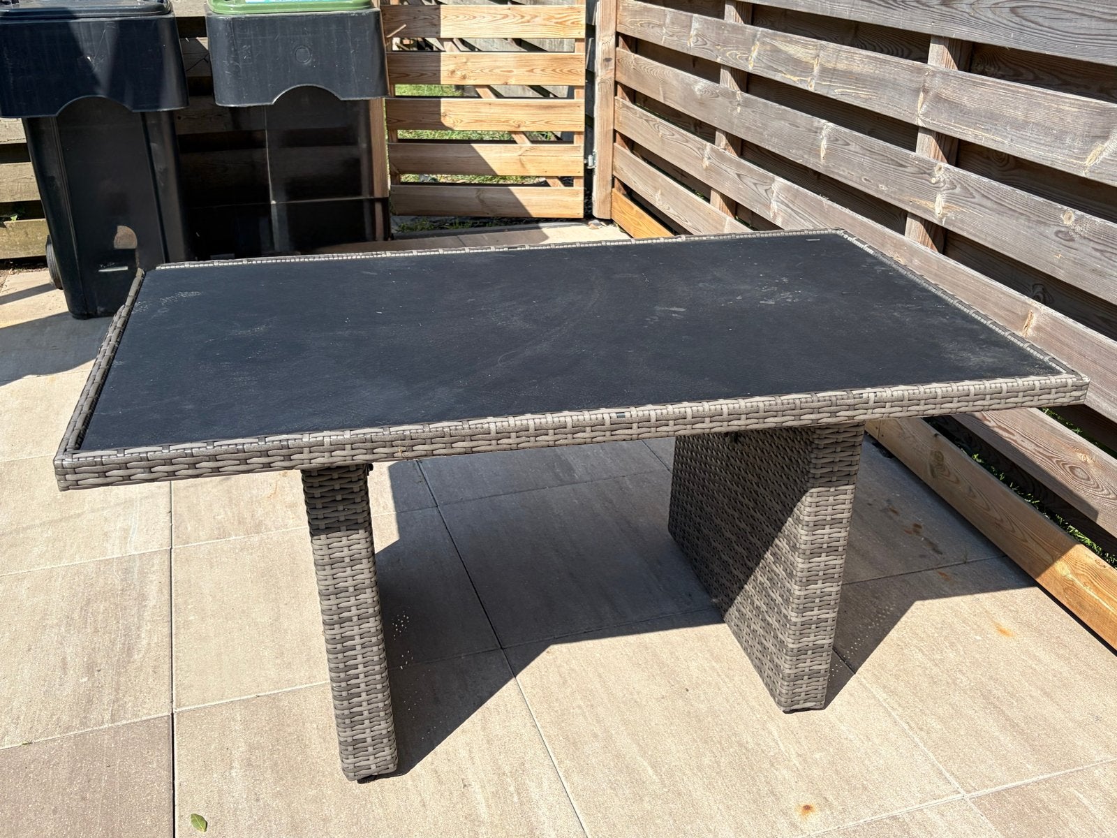 Wicker tuintafel met glazen blad, Tuin en Terras, Tuintafels, Ophalen, Gebruikt, Rechthoekig, Wicker