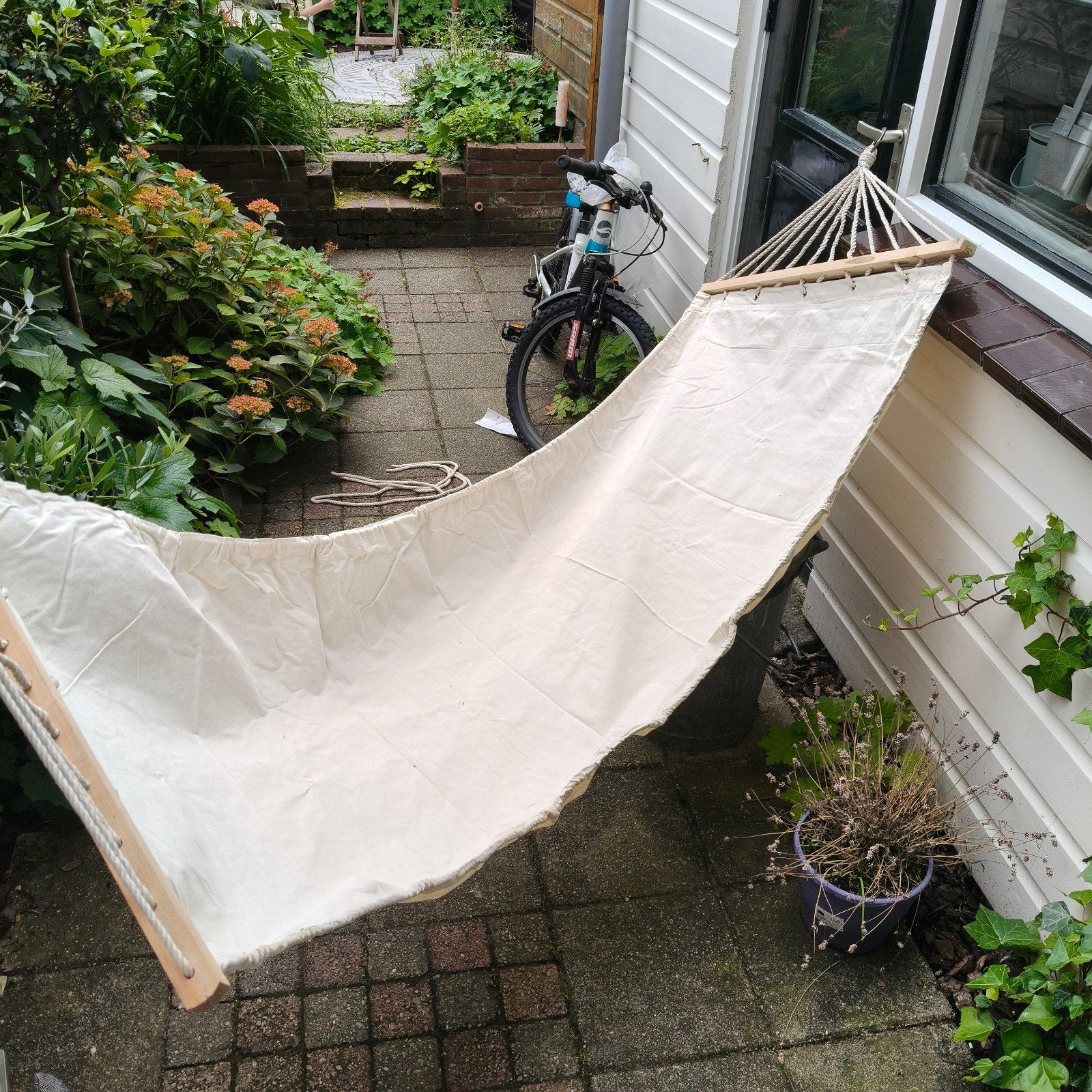 Comfortabele hangmat met houten spreidstokken, Ophalen, Zo goed als nieuw, Met standaard, Eenpersoons