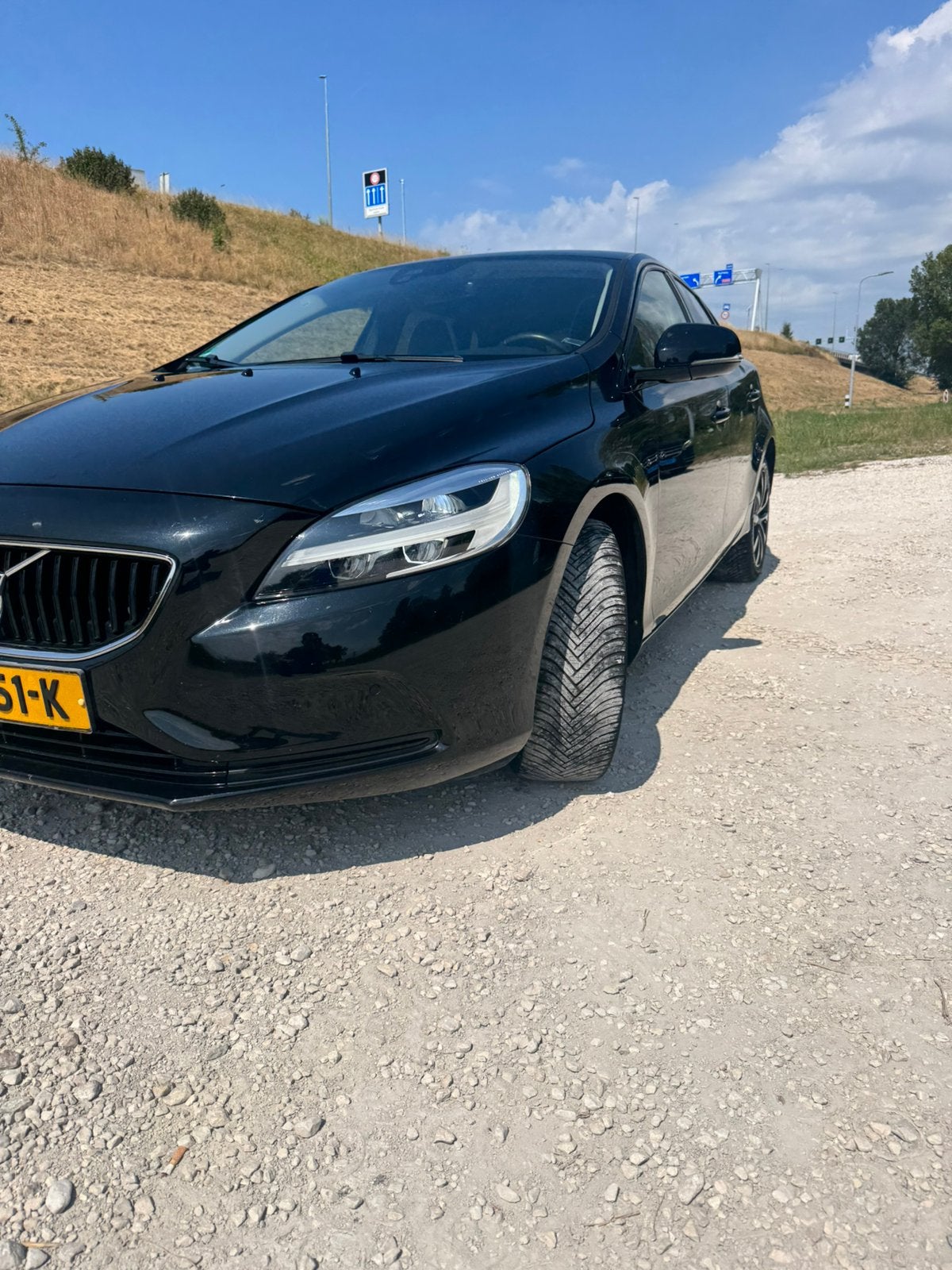 Volvo V40 1.5 T3 152PK Geartronic 2018 Zwart, 1498 cc, Euro 6, 4 cilinders, 700 kg