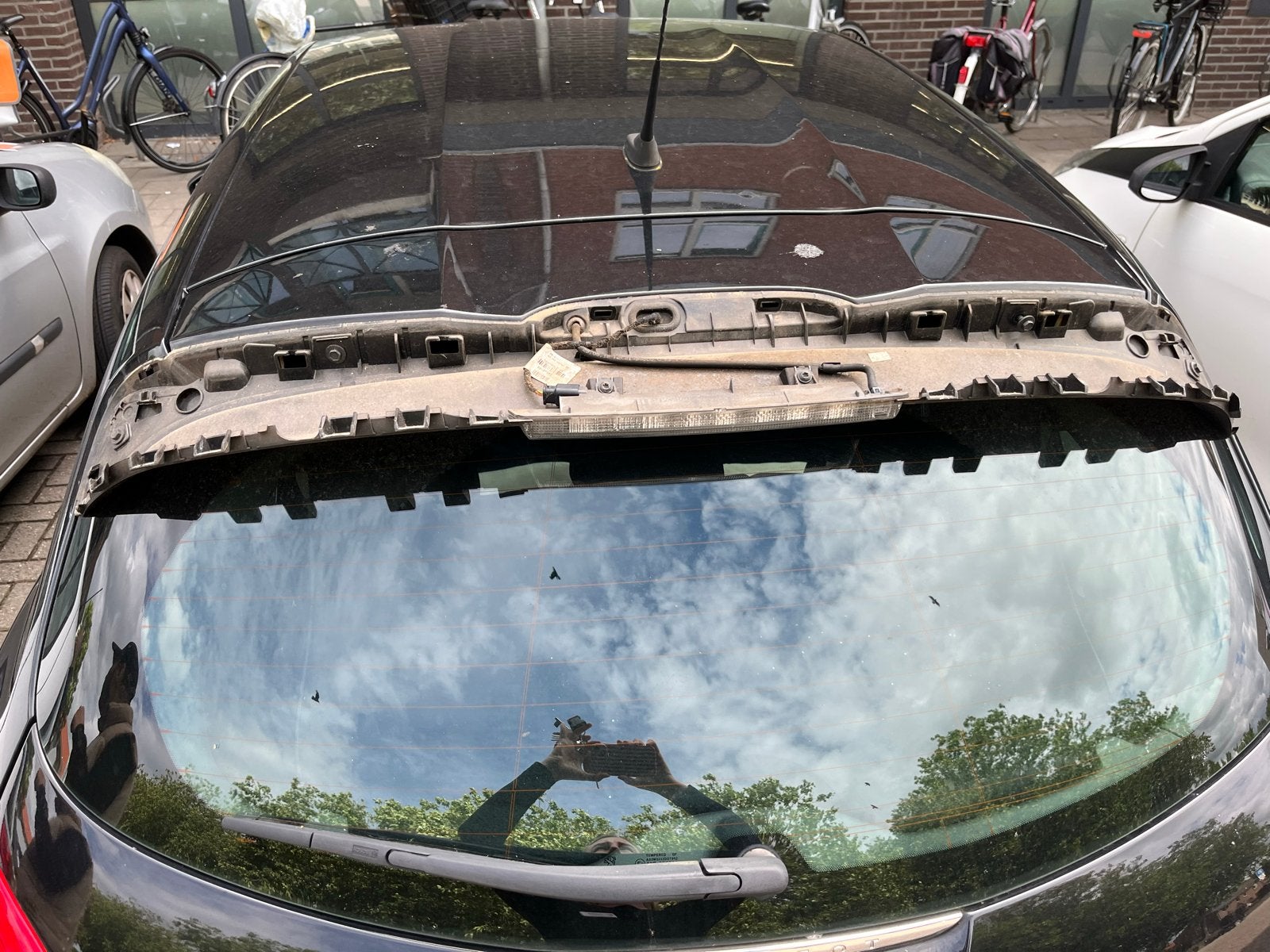 Gezocht: Peugeot 208 2012 Achterklep Spoiler, Gebruikt, Achterklep, Ophalen of Verzenden, Achter