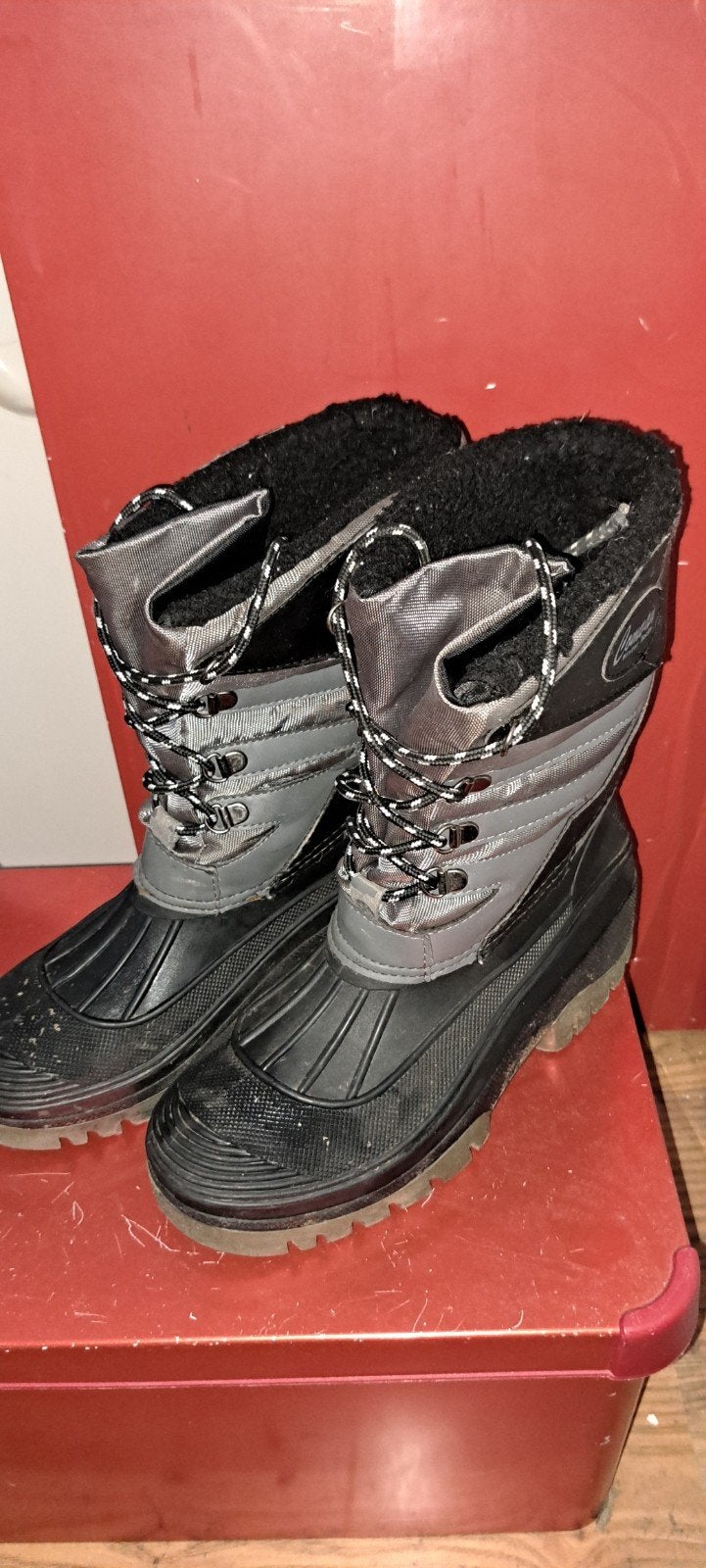 Snowboots maat 40 - Warm en waterdicht, Kleding | Dames, Ophalen of Verzenden, Gedragen, Zwart, Snowboots