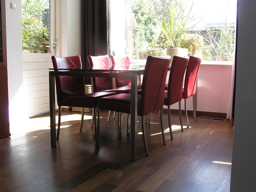 volledige eethoek: tafel en 6 stoelen (Bijenkorf), Ophalen, Gebruikt, Design (Bijenkorf), 4 tot 6 stoelen
