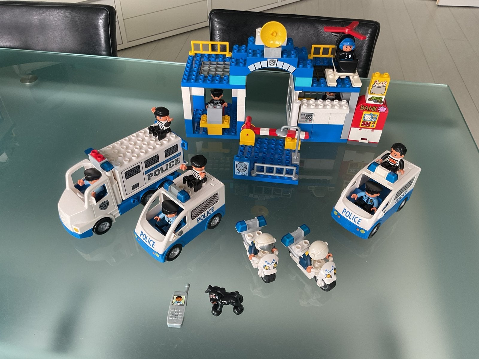 Lego Duplo politie bureau met gevangenis en meer, Kinderen en Baby's, Speelgoed | Duplo en Lego, Ophalen of Verzenden, Zo goed als nieuw