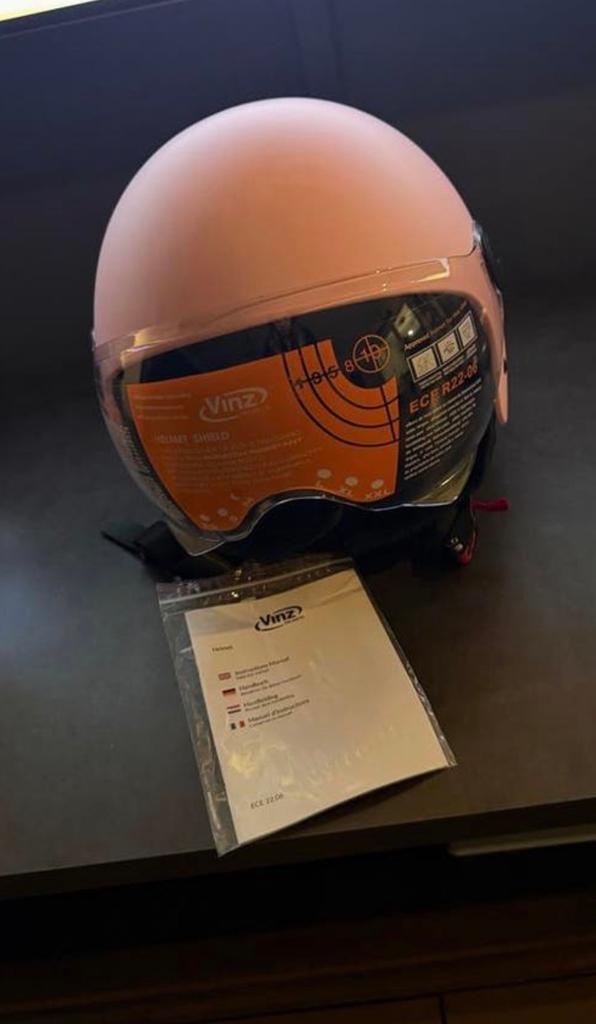 Roze Vinz Scooterhelm Maat M - Nieuw en Ongebruikt, Fietsen en Brommers, Brommerhelmen, Ophalen of Verzenden, Nieuw, Medium