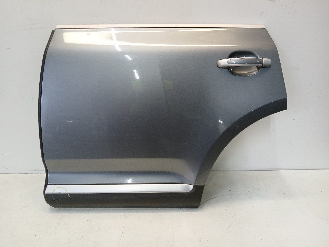 Portier links achter Porsche Cayenne, Onderdelen@venauto.nl, Van der Ven Autorecycling B.V., Gebruikt, Ettenseweg 76, 4706 PB Roosendaal, The Netherlands