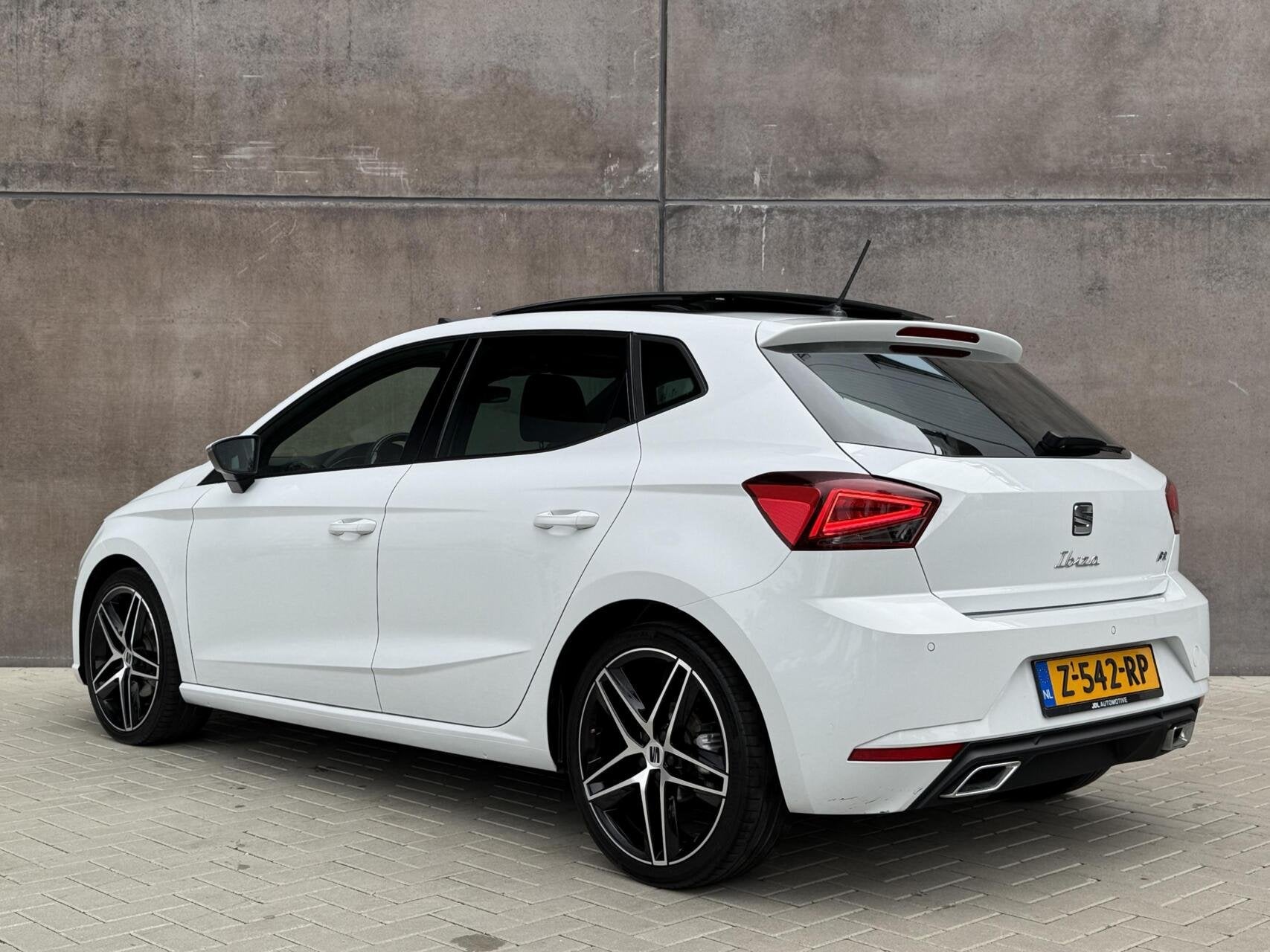 Seat Ibiza 1.0 EcoTSI FR Plus Connect | Panorama dak | Full, Auto's, Dealer onderhouden, Stof, Gebruikt, Met garantie (alle)