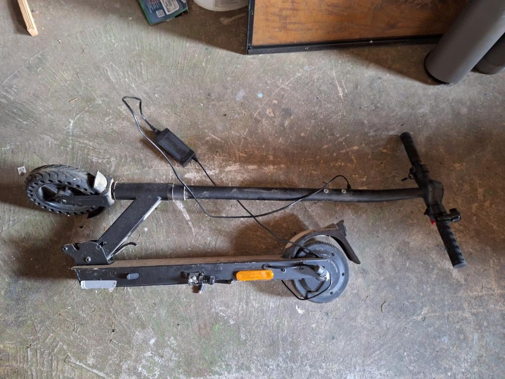Elektrische step met defect - voor onderdelen of reparatie, Ophalen, Gebruikt, Elektrische step (E-scooter), Onbekend