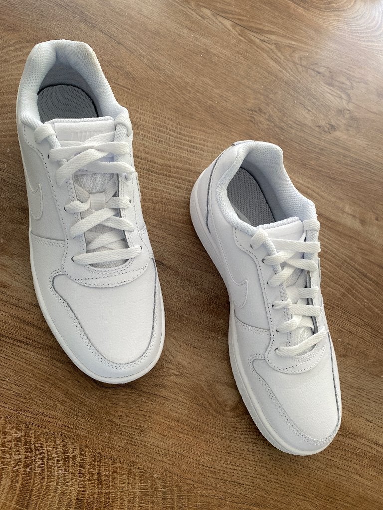 Te koop, nieuwe Nike sneakers maat 39, Wit, Nike, Nieuw, Ophalen of Verzenden