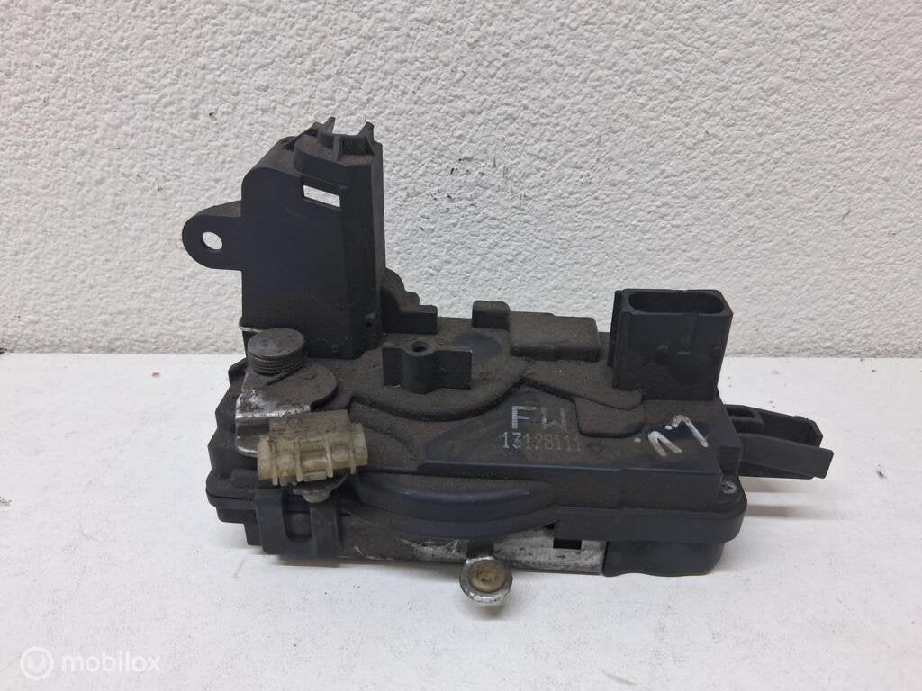 Deurslot mechaniek Lv Opel Astra H ('04-'09) 13128111FW, Gebruikt, Opel, Ophalen of Verzenden