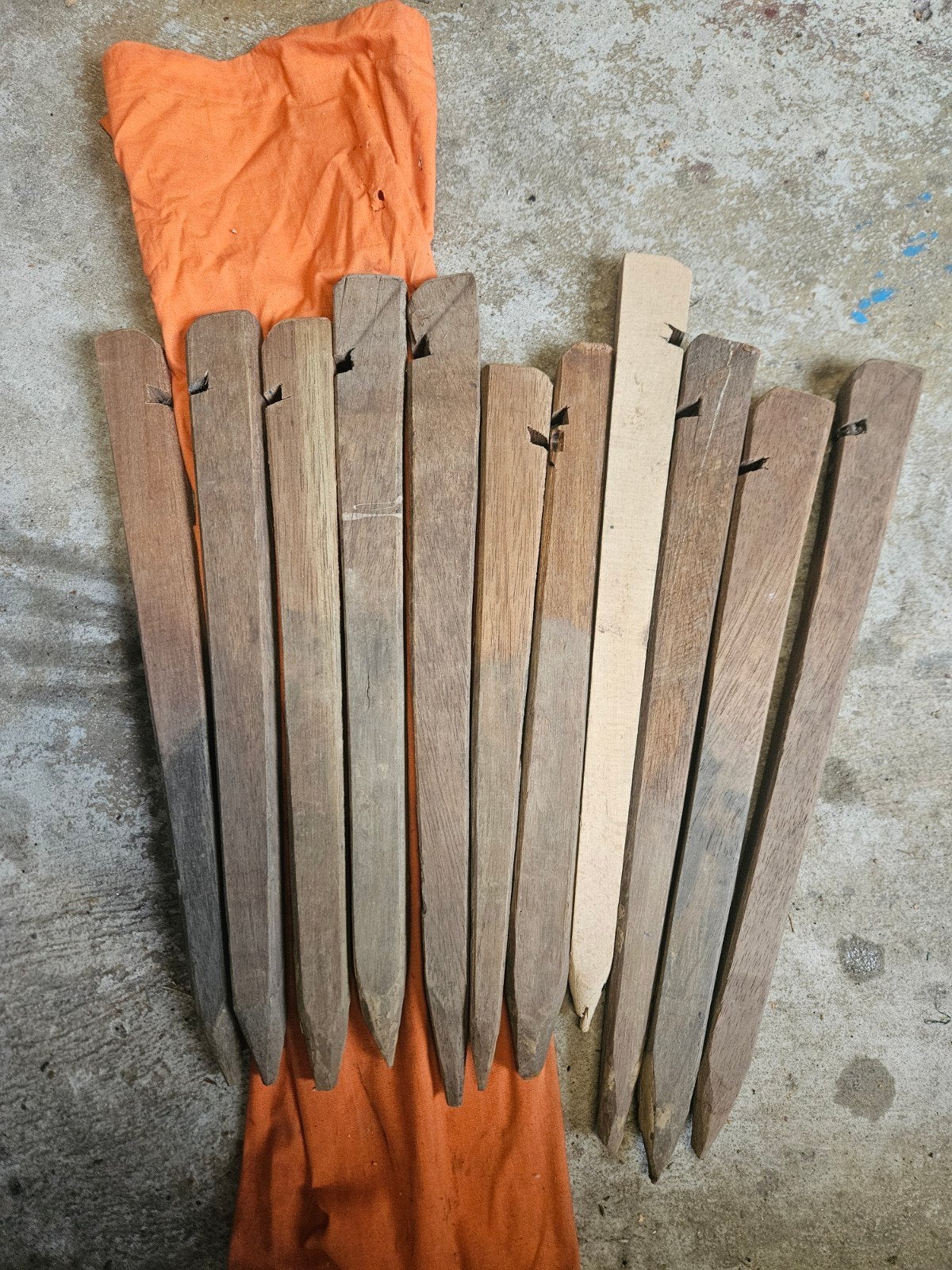 Houten haringen 11 stuks, Caravans en Kamperen, Ophalen