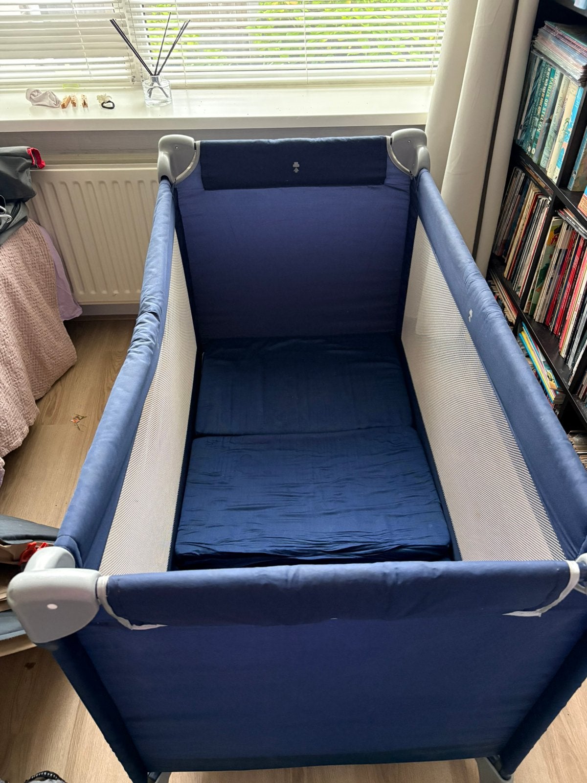 Gratis Campingbedje met matras, Ophalen, Gebruikt, Reisbedje