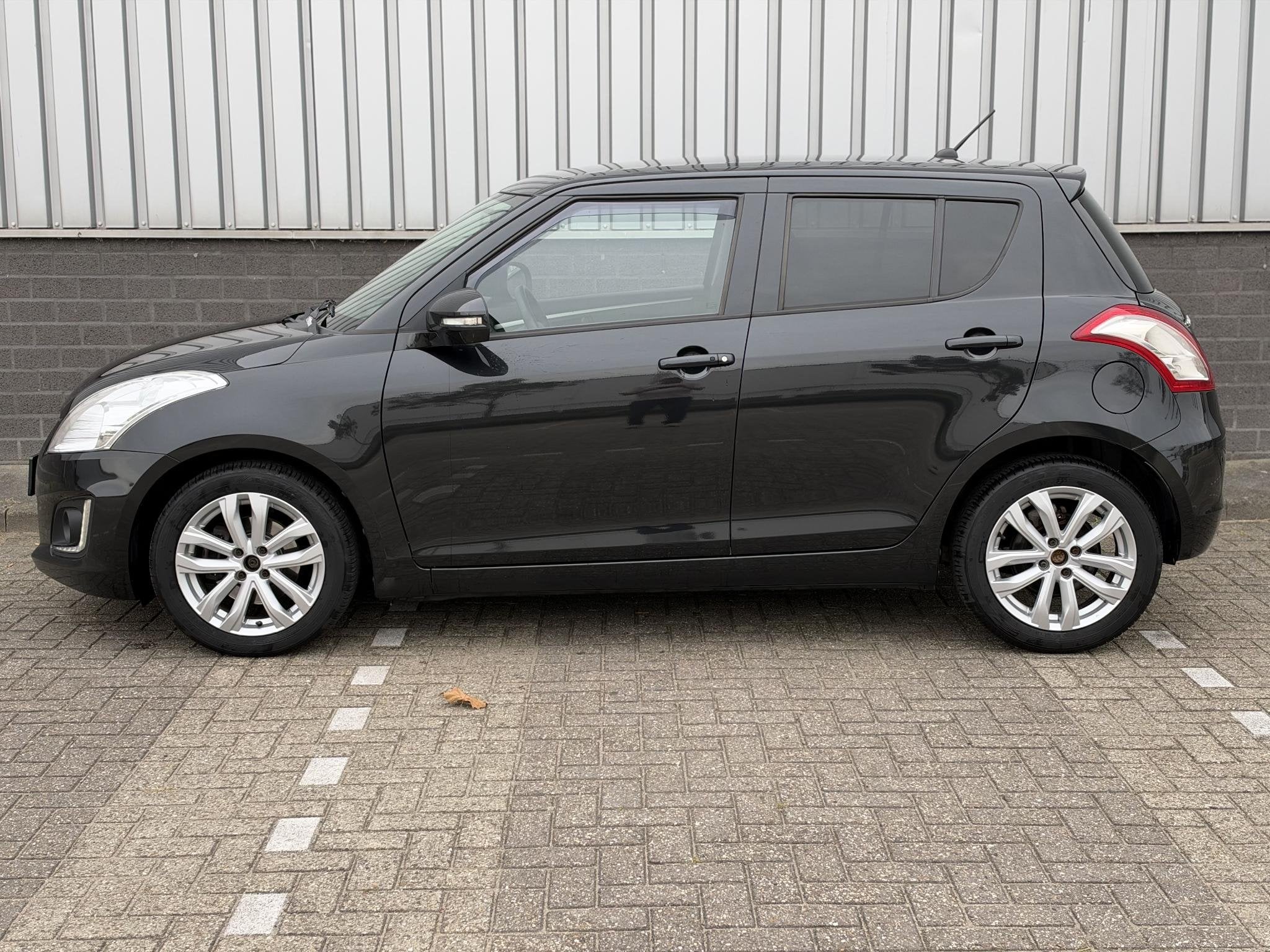 Suzuki Swift 1.2 Comfort Automatik Stoelverwarming | Keyless, Auto's, 94 pk, Stof, Gebruikt, 4 cilinders