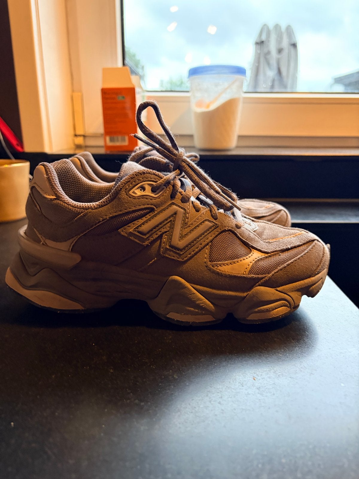 New Balance 9060 Sneakers - Maat 36, Ophalen of Verzenden, Gedragen, Grijs, Sneakers of Gympen