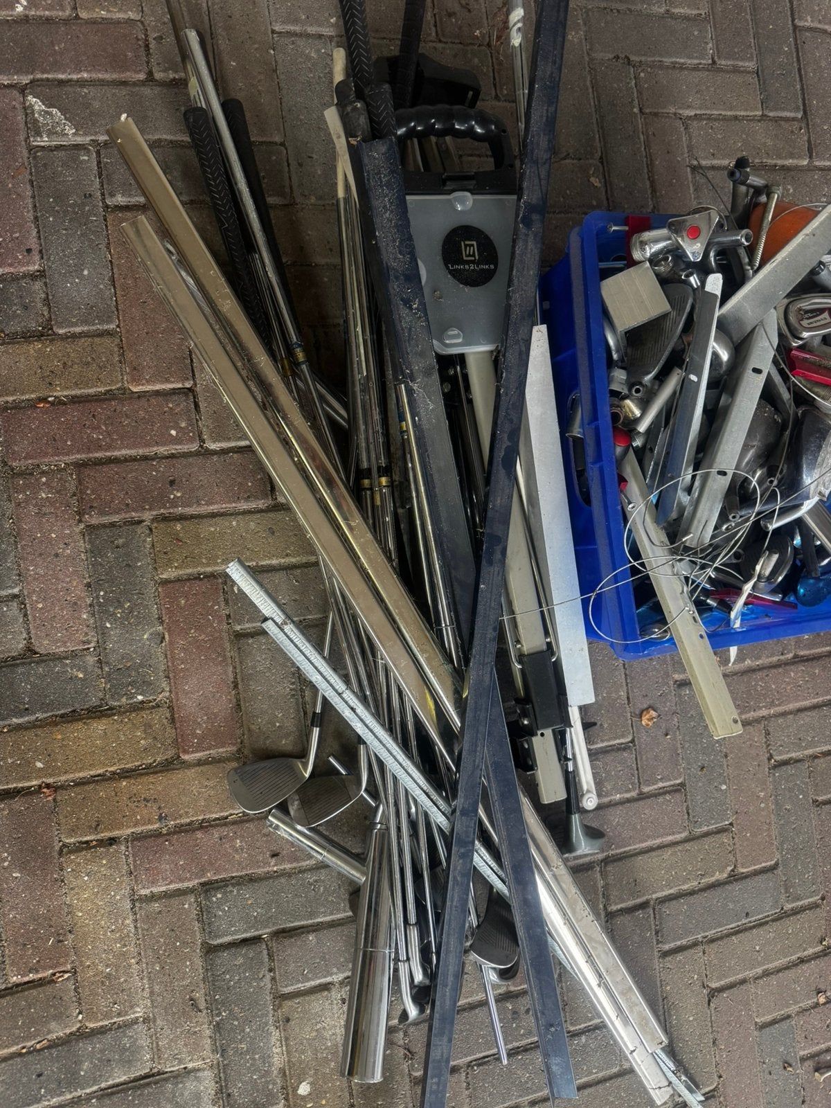 Partijtje oud ijzer, Ophalen, Zo goed als nieuw