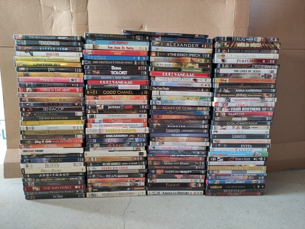 Partij van circa 840 dvd's. Allerlei genres., Ophalen