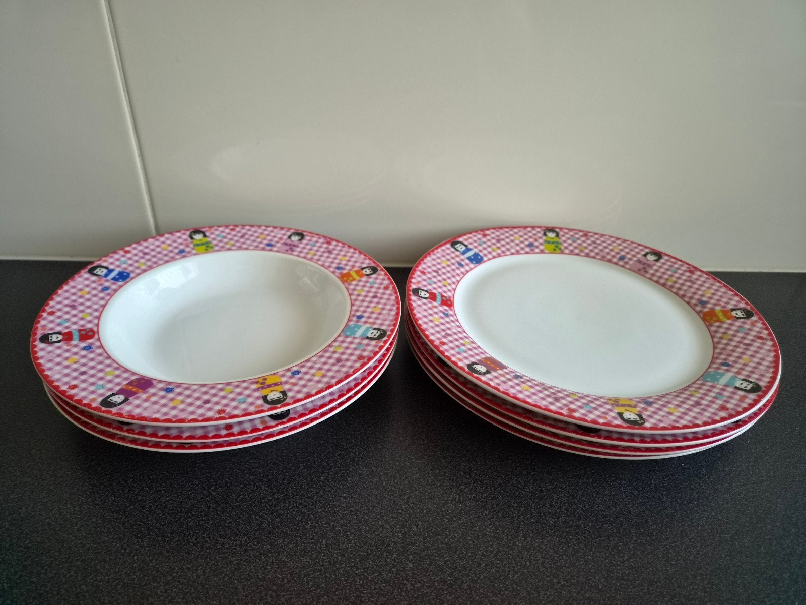 Servies met Japanse poppetjes, Ophalen, Porselein, Overige stijlen, Bord(en)