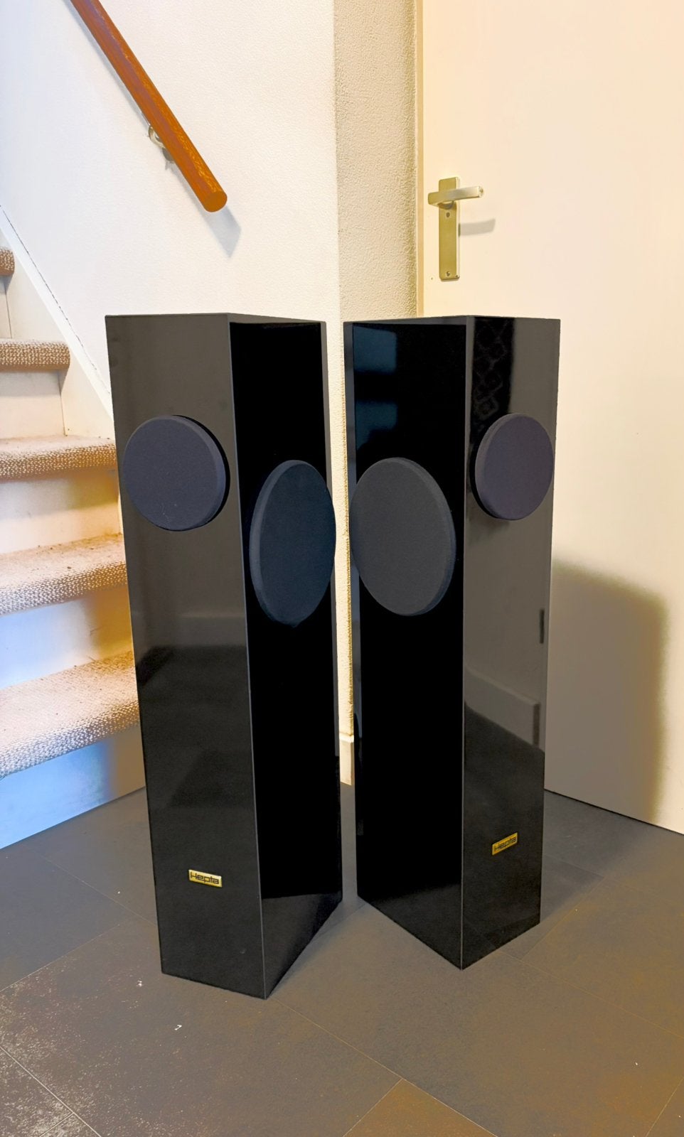 Hepta Spring Excellence luidsprekers (zwarte pianolak), Audio, Tv en Foto, Vloerstaande luidspreker, Zo goed als nieuw, 60 tot 120 watt