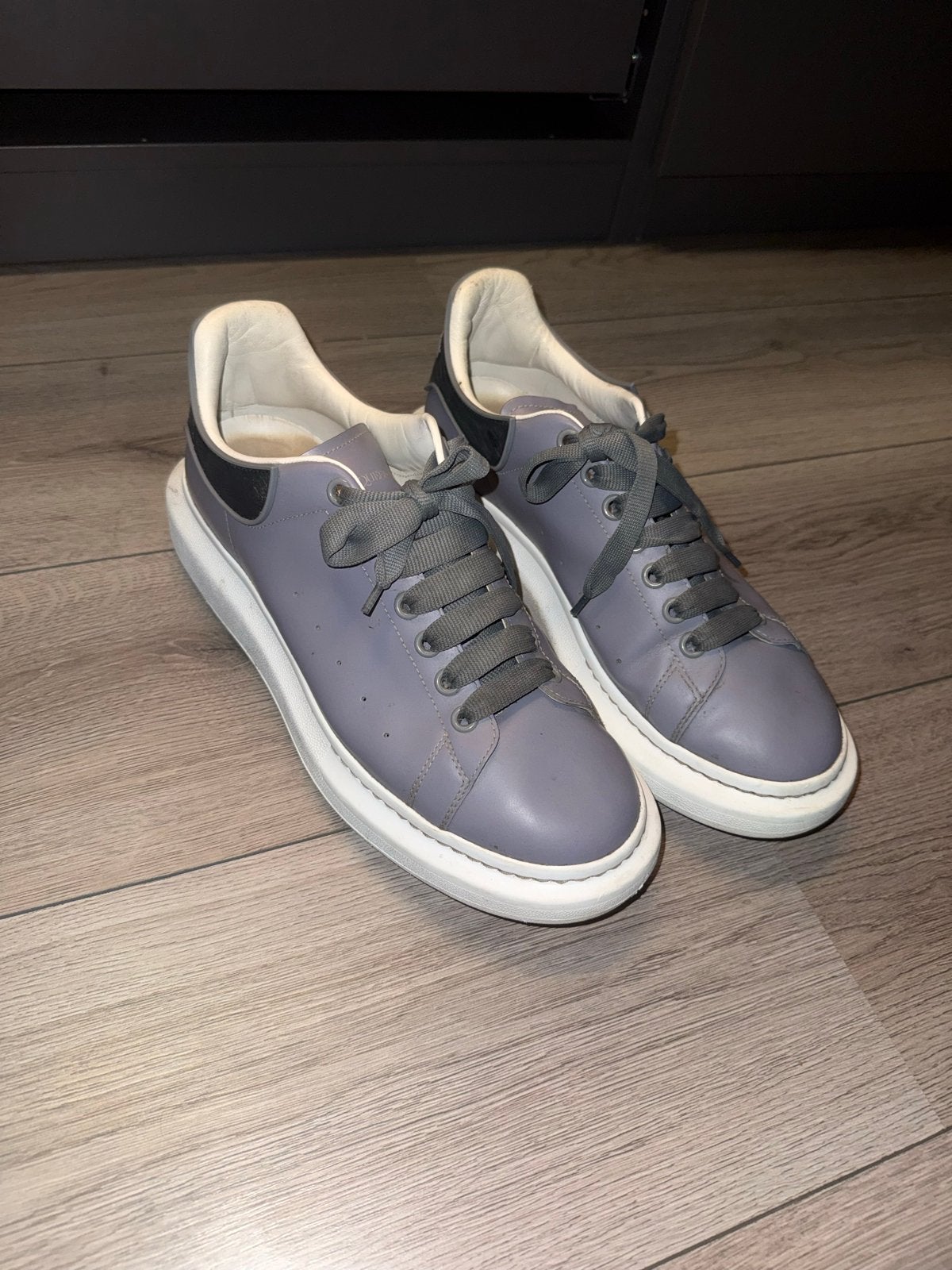 Alexander McQueen Sneakers - Grijs, Ophalen of Verzenden, Gedragen, Sneakers of Gympen