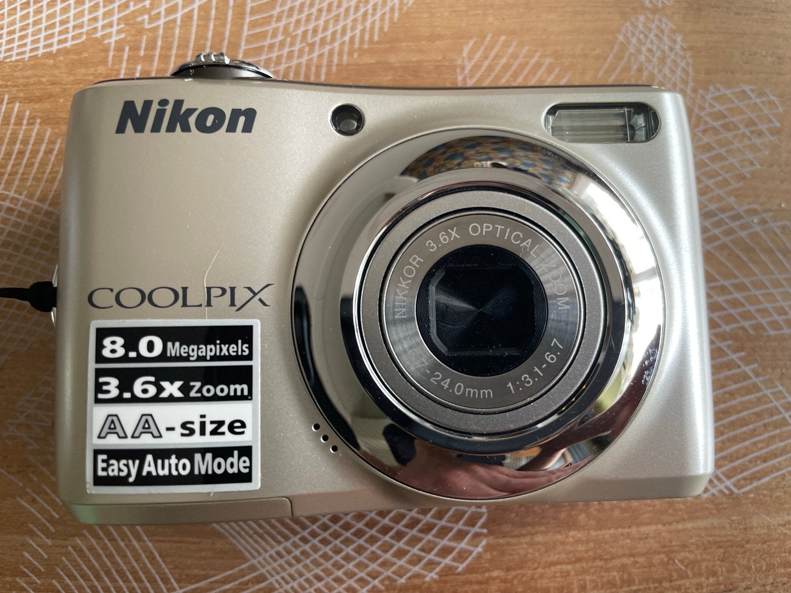 Nikon Coolpix 8.0 Megapixels Digitale Camera, Ingebouwde flitser, Gebruikt, Ophalen of Verzenden, Compactcamera