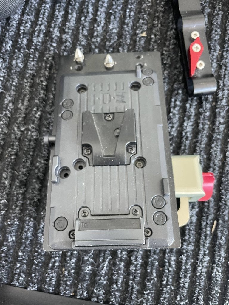 Vocas v-mount plate, Ophalen, Zo goed als nieuw, Video