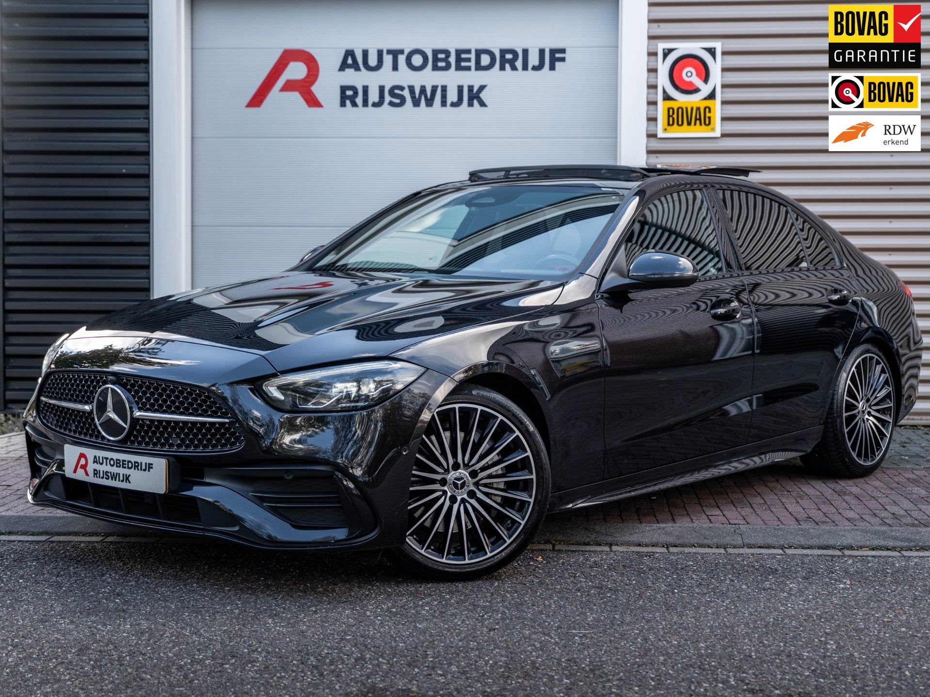 Mercedes-Benz C-klasse 180 AMG Pano/Camera/Keyless/Sfeer/Bli, Auto's, Automaat, Euro 6, 4 cilinders, Zwart