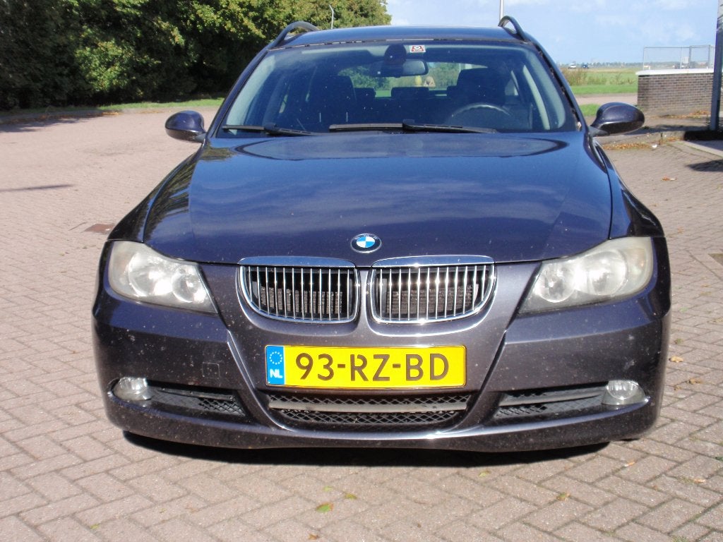 BMW 3-Serie 2.5 I 325 Touring oktober  2005 Grijs, Auto's, Dealer onderhouden, Achterwielaandrijving, Zwart, 2497 cc