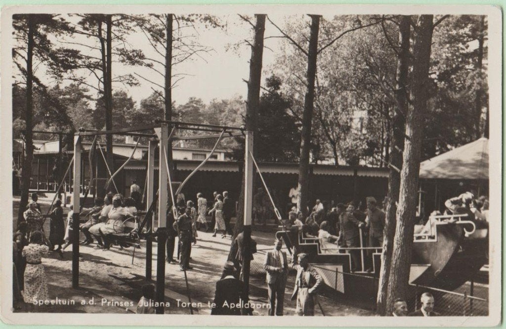 Apeldoorn speeltuin a.d. julianatoren 1948., Ophalen, 1940 tot 1960, Gelopen, Gelderland