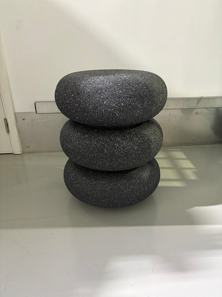 WOOOD Laurel Bijzettafel Met Spikkels - Magnesium, Minder dan 55 cm, Verzenden, Rond, Nieuw