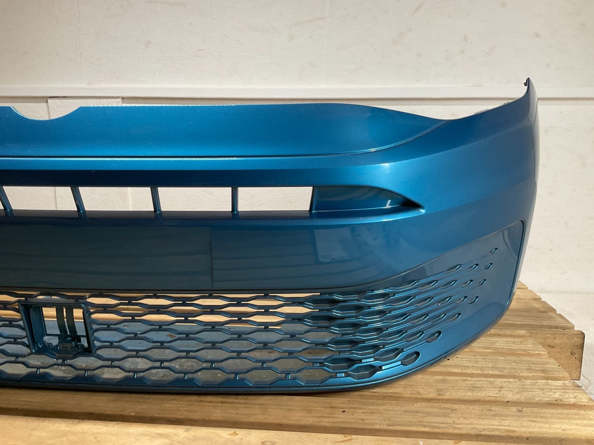 Voorbumper Volkswagen CADDY 2K7 2K7807221A 2021+ ORIGINEEL, Gebruikt, Volkswagen AG, Bumper, Berliner Ring 2
38440  Wolfsburg, DE