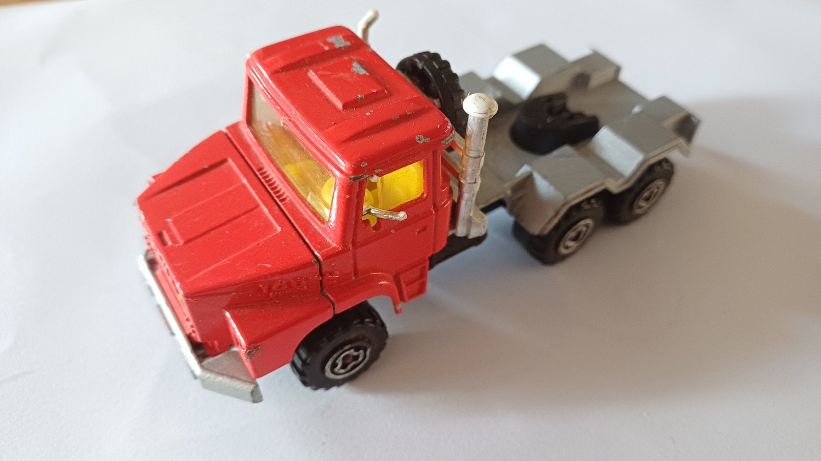 Vintage Majorette Scania 140 Vrachtwagen 1:60 Rood/Zilver, Ophalen of Verzenden, Gebruikt