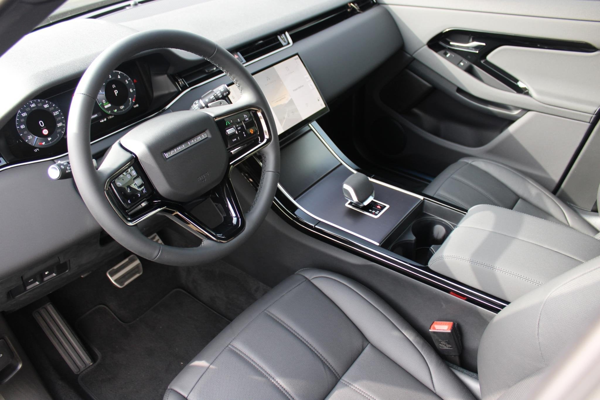 Land Rover Range Rover Evoque P270e SE Dynamic | Pano | Cold, Auto's, Land Rover, Automaat, Euro 6, Met garantie (alle), 15 kWh
