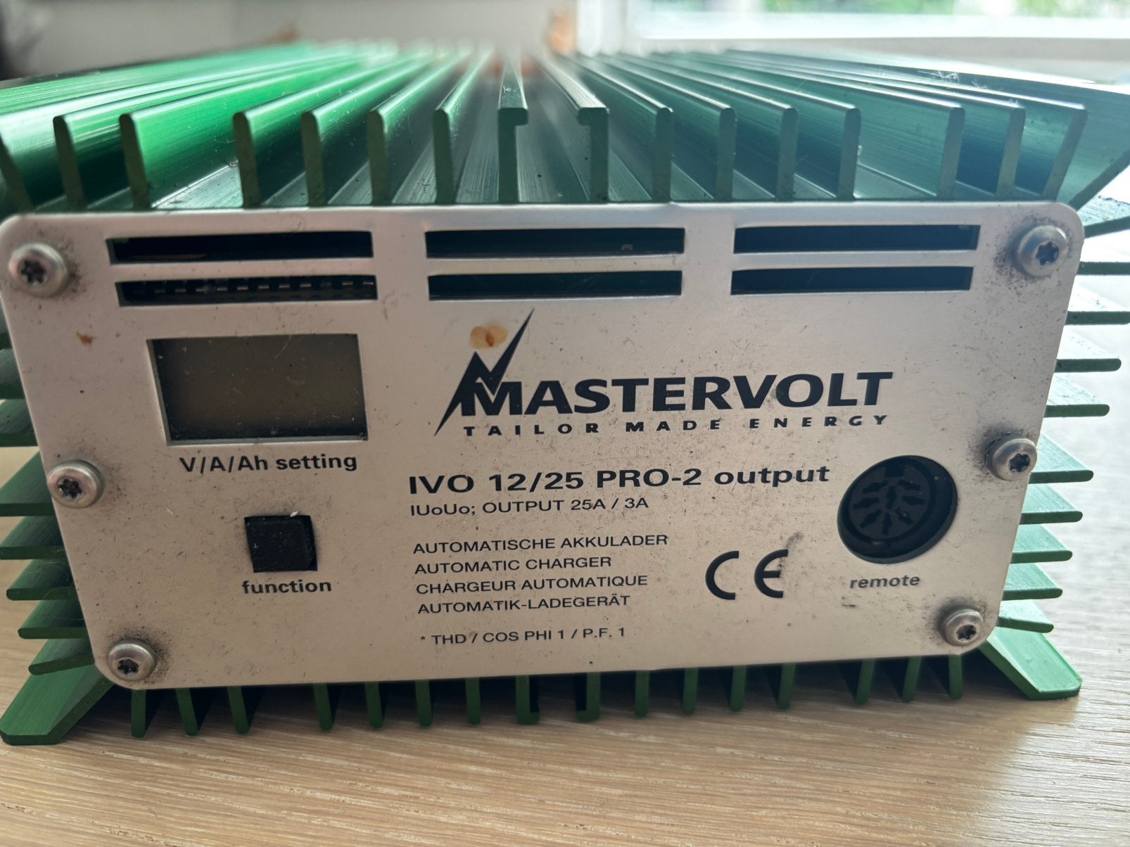 Mastervolt Automatische Acculader IVO 12/25 pro 2, Ophalen of Verzenden, Gebruikt
