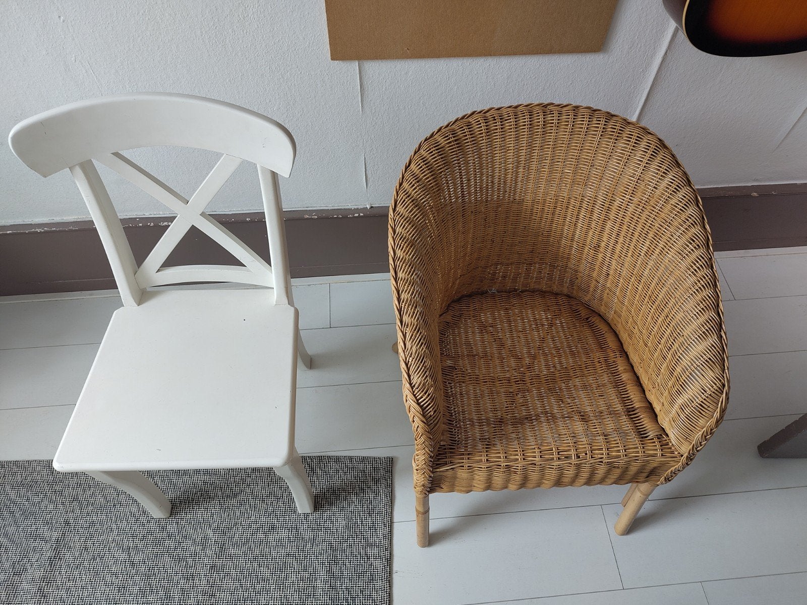 Set van 2 : Rotan en Houten Stoel GRATIS, Huis en Inrichting, Stoelen, Ophalen, Gebruikt, Twee, Wit
