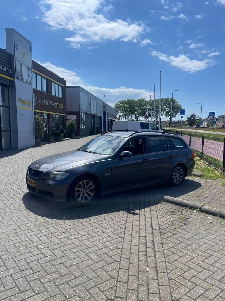 BMW 3-Serie 2.0 318 I Touring AUT 2006 Grijs, Auto's, BMW, Particulier, 3-Serie, Benzine, C, Stationwagon, Automaat, Geïmporteerd